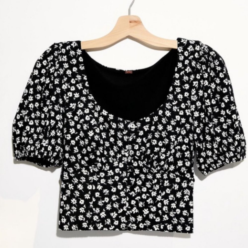 Free People Black and White Floral Crop Top with Puff Sleeve